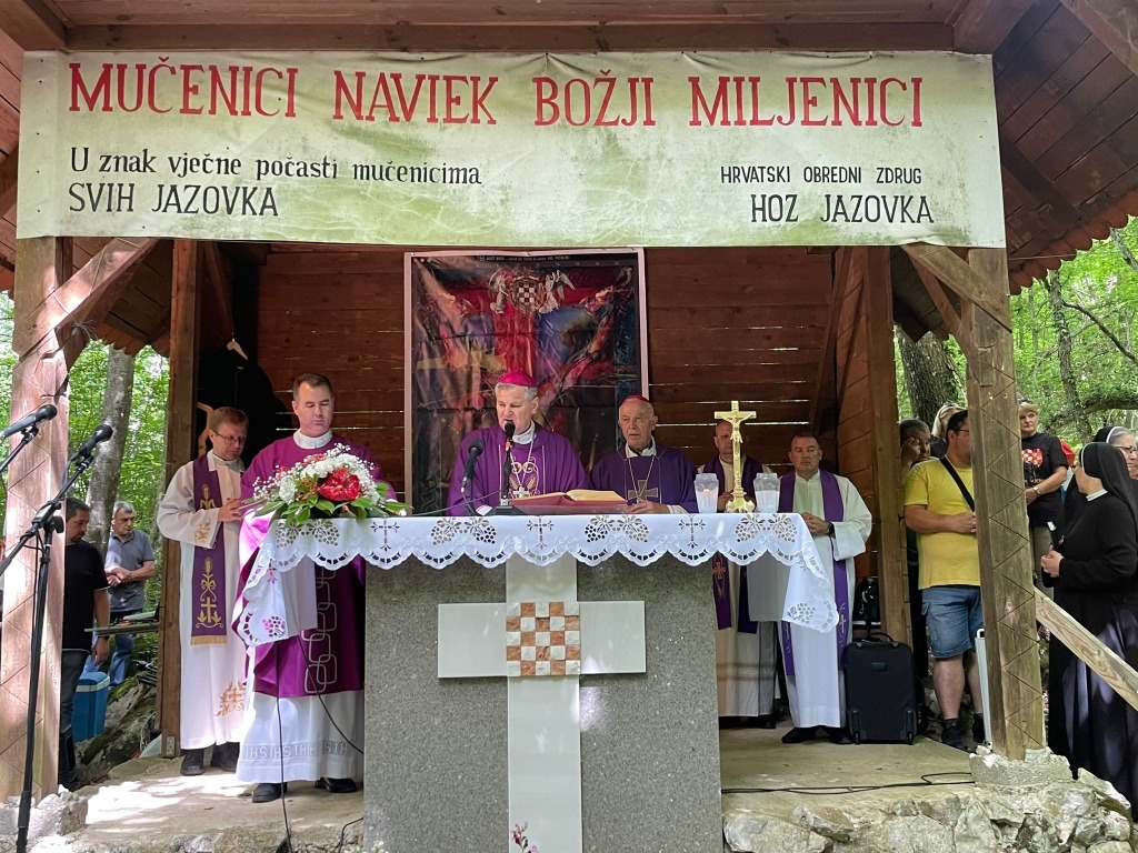 BCDR na Homiliji biskupa Košića na misi zadušnici kod jame Jazovka